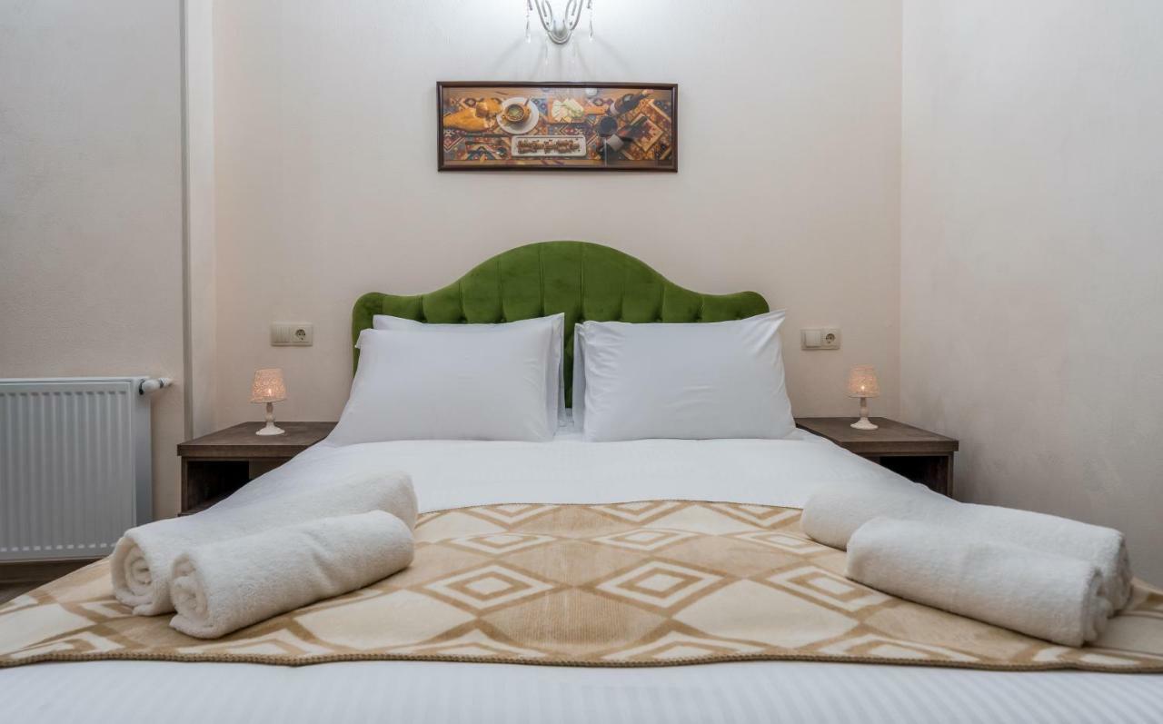 Golden Light Hotel Tiflis Dış mekan fotoğraf