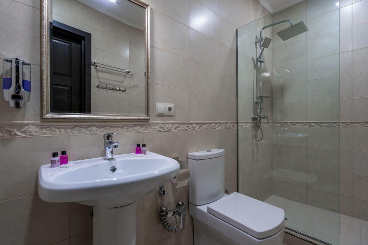 Golden Light Hotel Tiflis Dış mekan fotoğraf