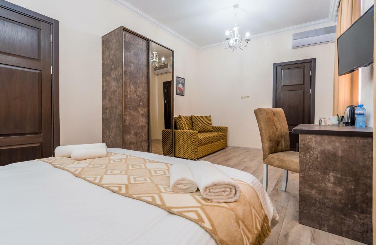 Golden Light Hotel Tiflis Dış mekan fotoğraf