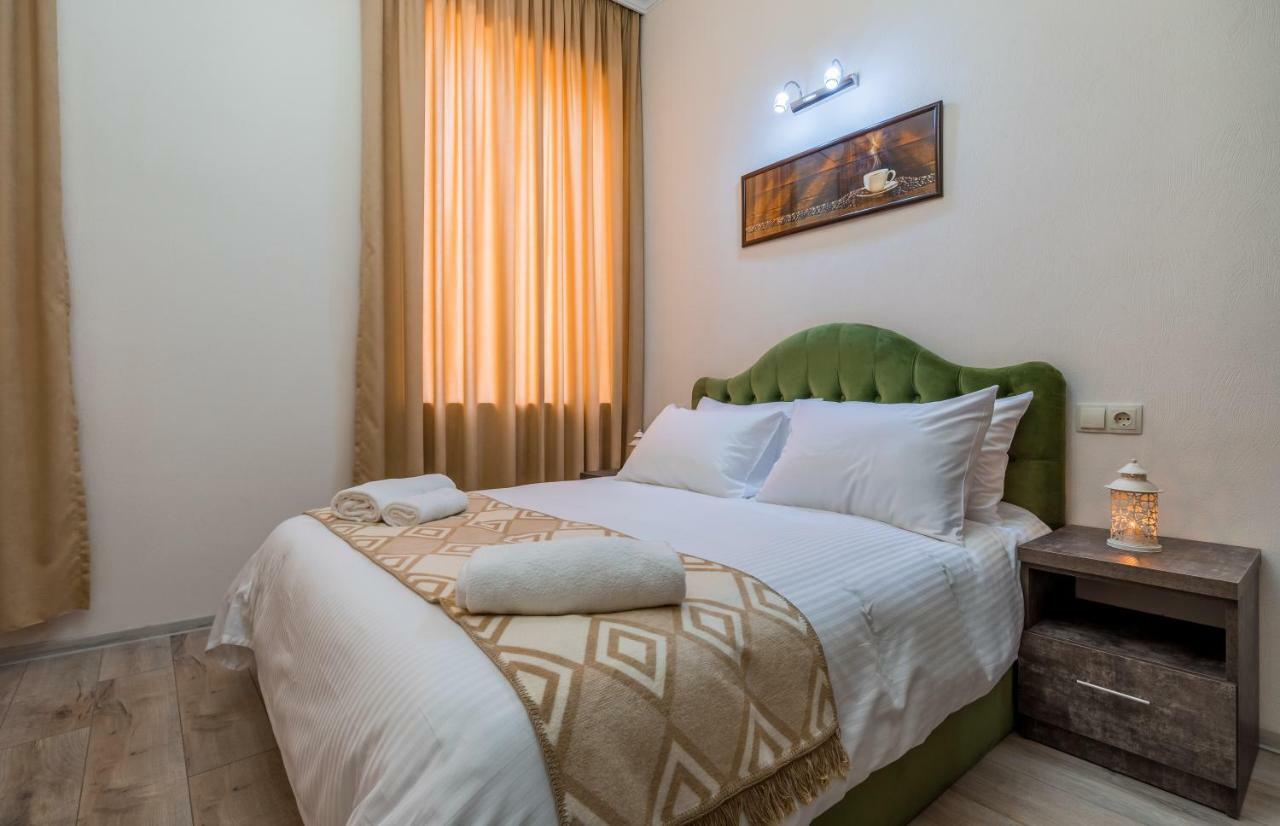 Golden Light Hotel Tiflis Dış mekan fotoğraf