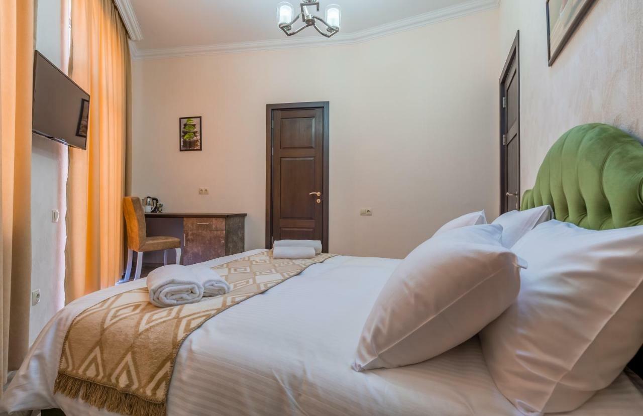 Golden Light Hotel Tiflis Dış mekan fotoğraf