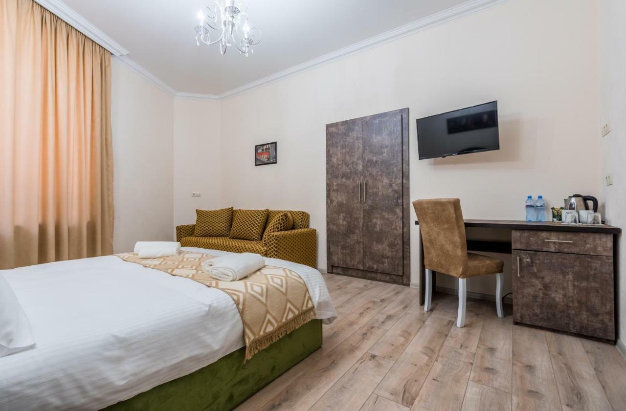 Golden Light Hotel Tiflis Dış mekan fotoğraf