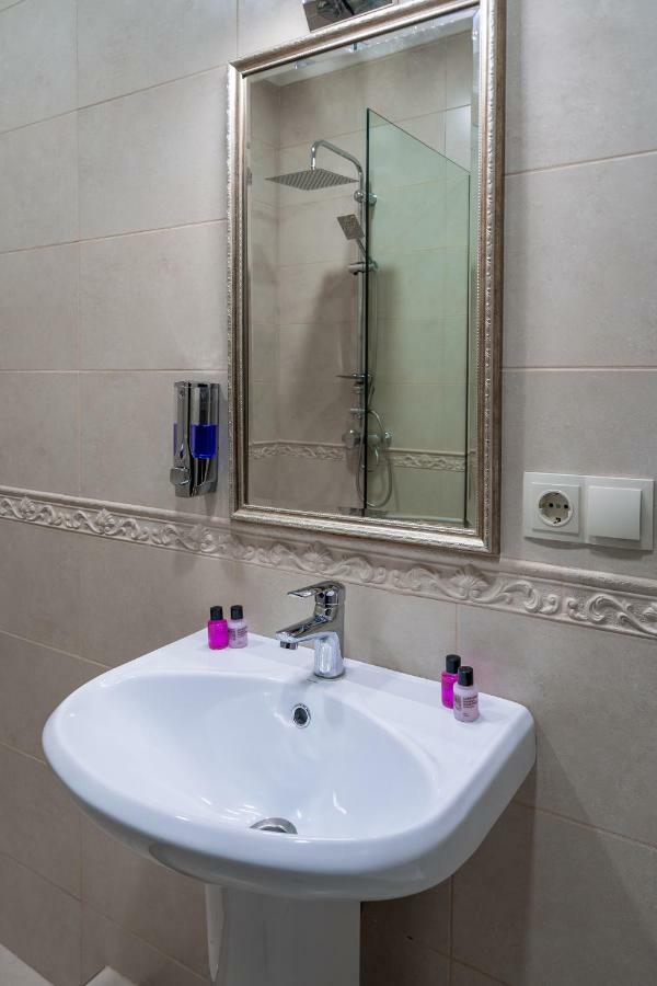 Golden Light Hotel Tiflis Dış mekan fotoğraf