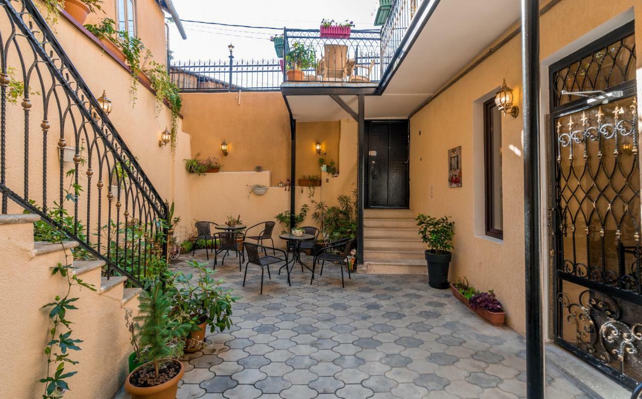 Golden Light Hotel Tiflis Dış mekan fotoğraf