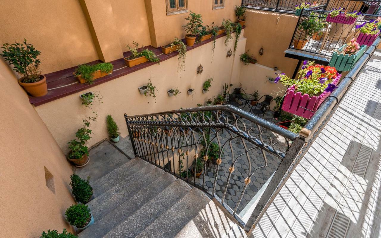 Golden Light Hotel Tiflis Dış mekan fotoğraf